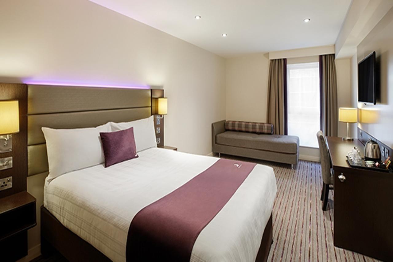 Premier Inn Birmingham City Centre Broad Street Exteriör bild