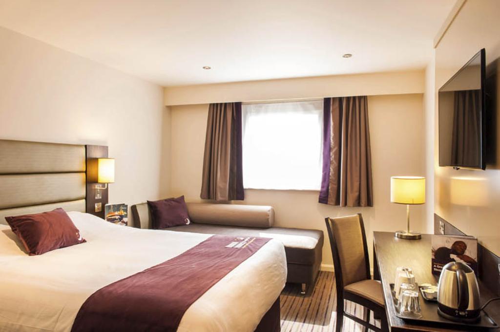 Premier Inn Birmingham City Centre Broad Street Exteriör bild