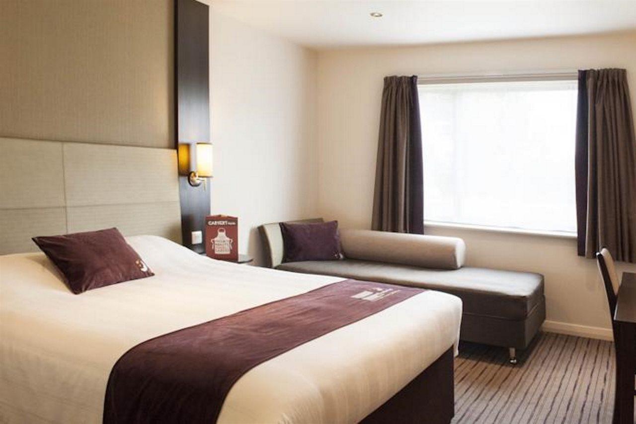 Premier Inn Birmingham City Centre Broad Street Exteriör bild