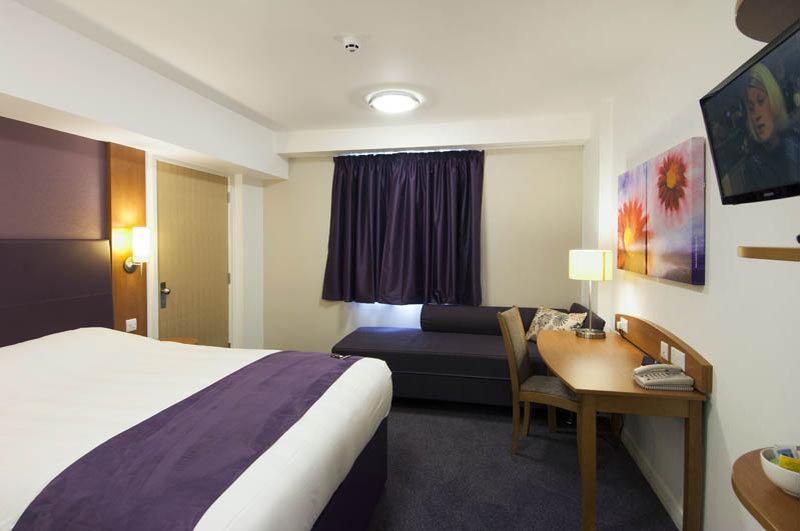 Premier Inn Birmingham City Centre Broad Street Exteriör bild