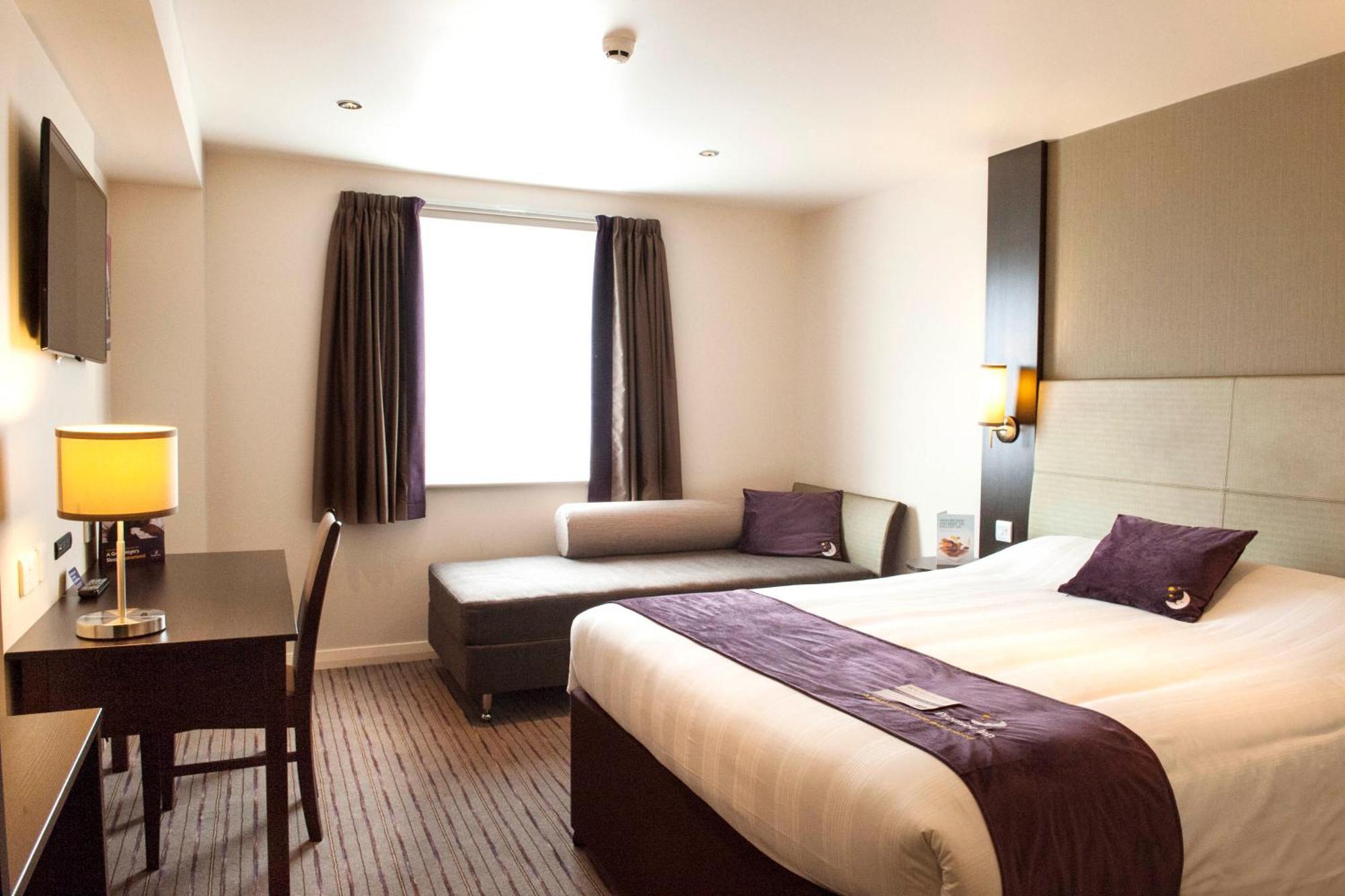 Premier Inn Birmingham City Centre Broad Street Exteriör bild